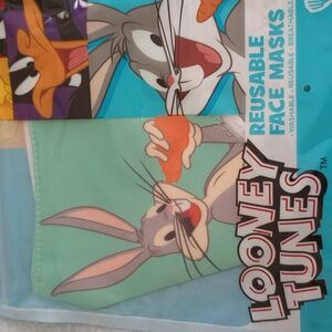 💜5/$10 NWT LOONEY TUNES Bugs Bunny Gray and White Face Mask